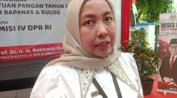 KCP Bulog Indramayu Hadiri Penyaluran Bantuan Pangan Tahun 2025 di Desa Ujungpendok Jaya