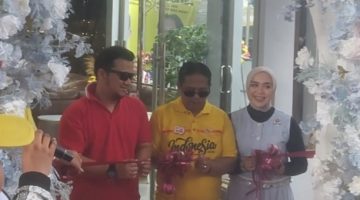 Masyarakat Banjiri Semarak Opening Gallery Doni Meubel Jatibarang